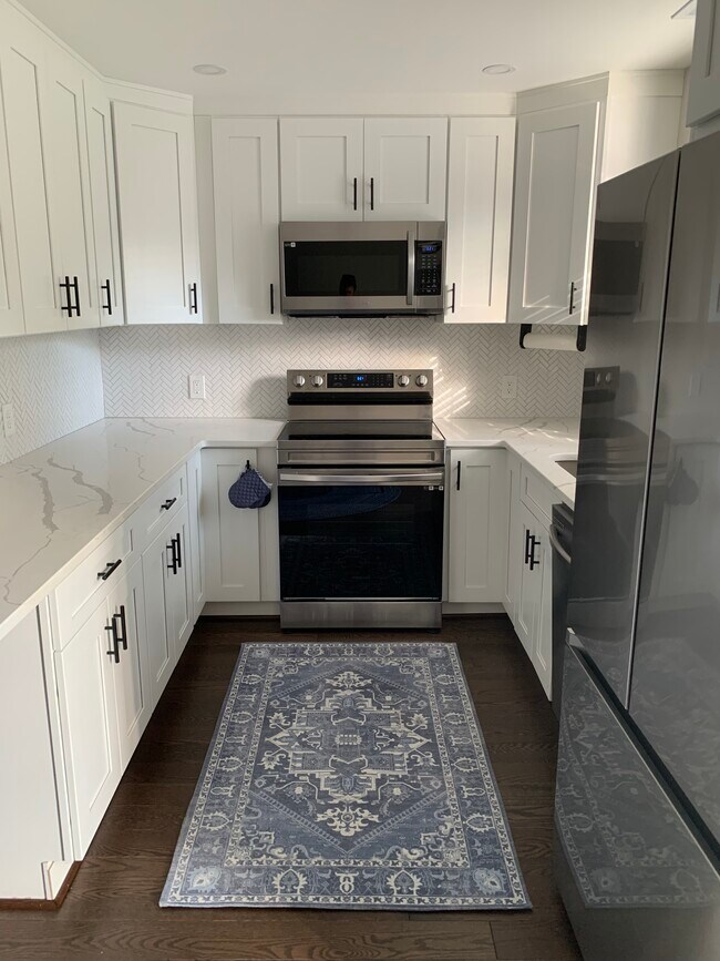 Building Photo - 2 Bed, 1 Bath Condo