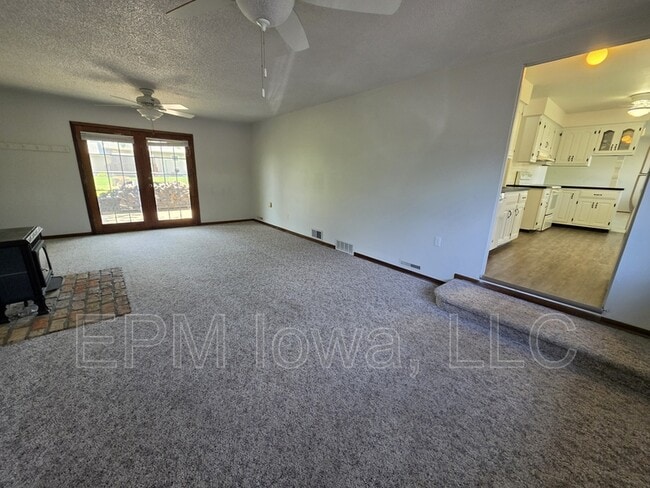 Building Photo - 4747 Danbury St NE