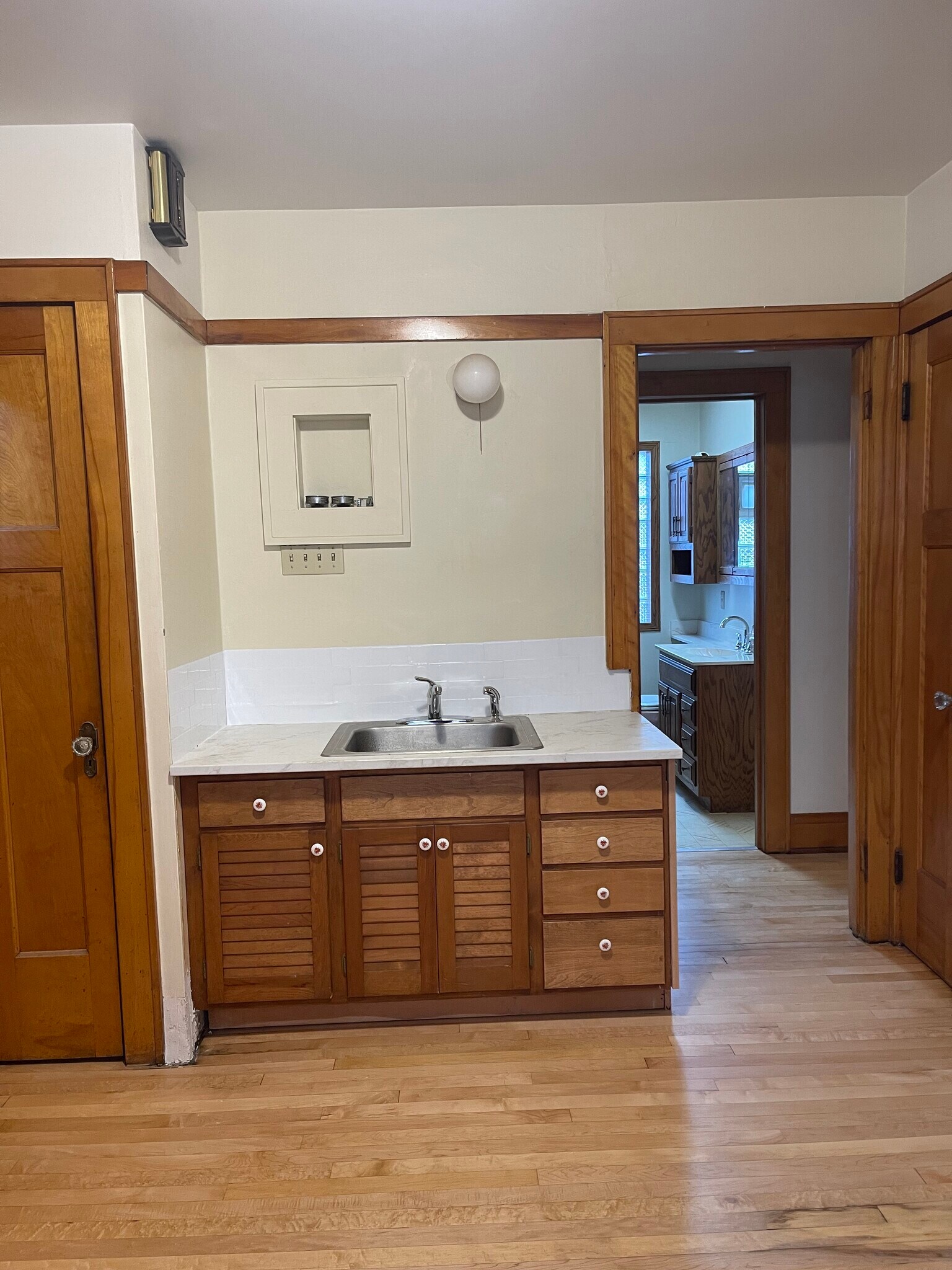 Stainless steel kitchen sink - 2567 N 61st St