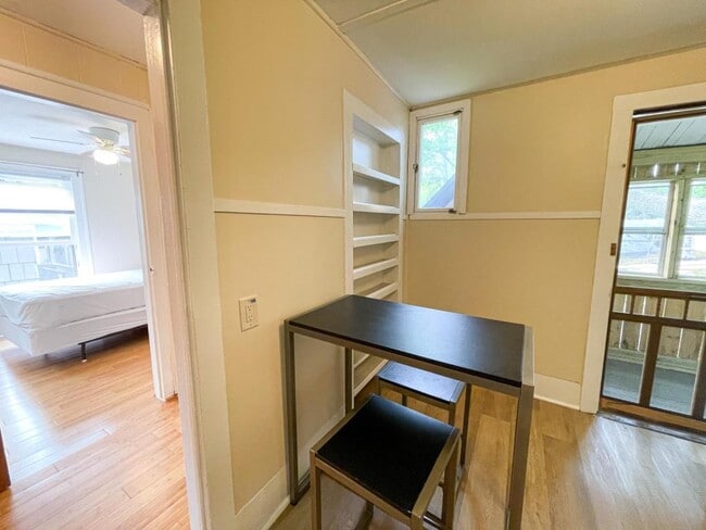 Building Photo - 312 Farm St