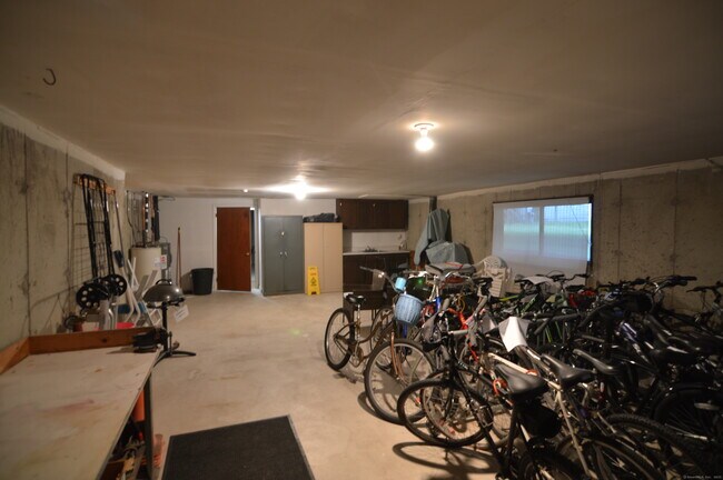 Building Photo - 1165 Stratford Rd