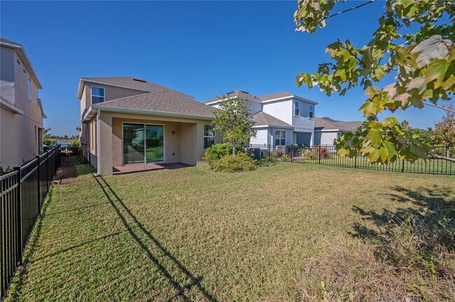 Building Photo - 7212 Paradiso Dr