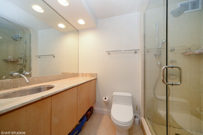 Building Photo - 401 E Ontario St