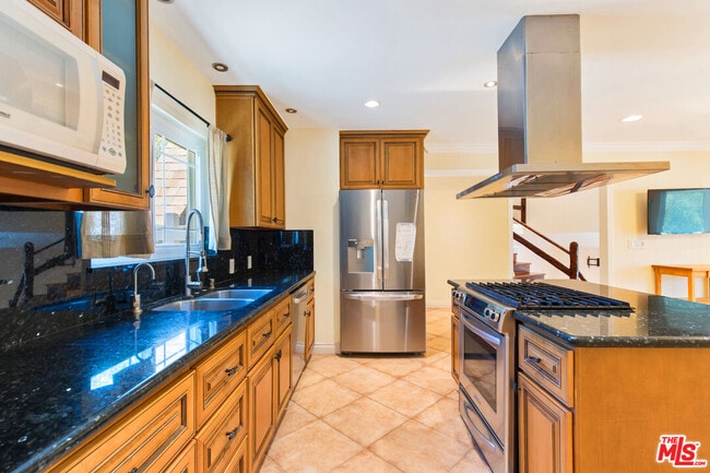 Building Photo - 4236 Ensenada Dr