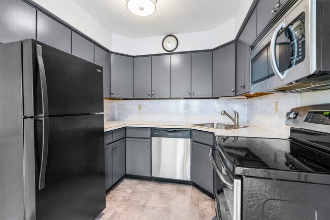 Building Photo - 1138C Farm Rd