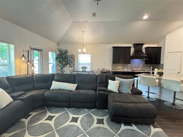 Building Photo - 1020 Lake Sierra Wy