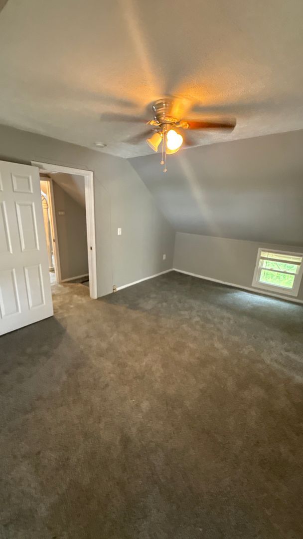 Building Photo - Single family