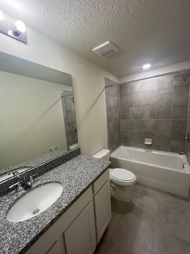 Building Photo - 3074 Green Park Dr