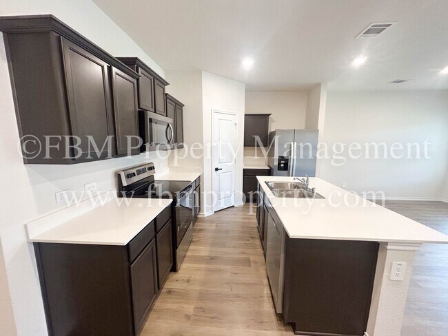 Building Photo - 935 Keystone Ct