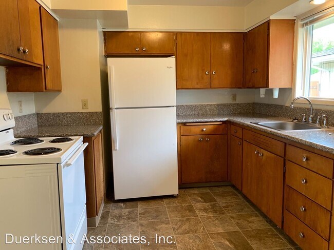 Building Photo - 2426-2440 NW Grant Ave