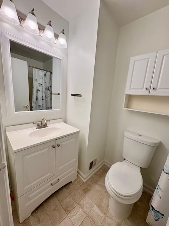 Building Photo - 18250 Paladin Dr