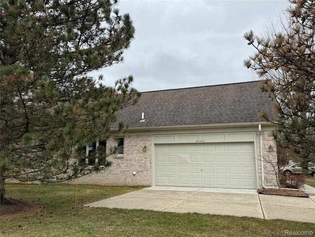 Building Photo - 40342 Riverbend Dr