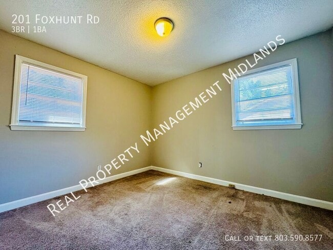 Building Photo - 201 Foxhunt Rd