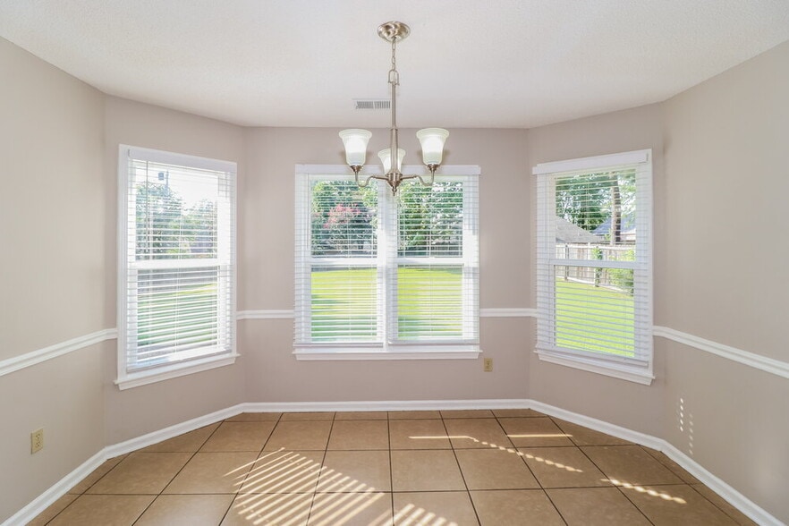 Building Photo - 2575 Country Glade Cove S