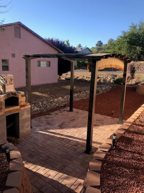 Building Photo - Coming Soon - Great 3 bed, 2 bath home with 2 car garage Front courtyard, covered back patio, piz...