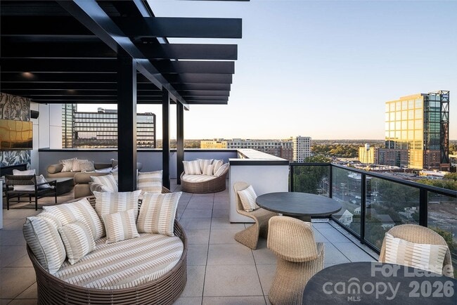 Building Photo - 2025 Cleveland Ave