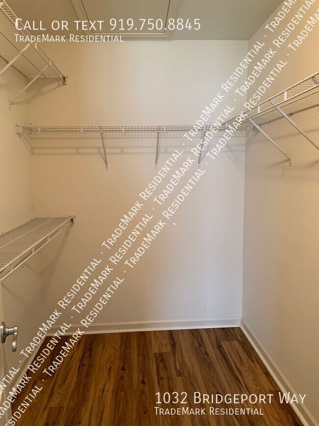 Building Photo - 1032 Bridgeport Way