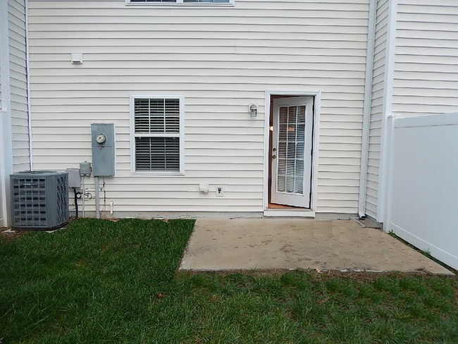 Building Photo - 5206 Big Bass Dr