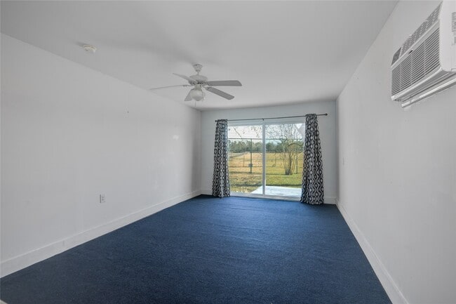 Building Photo - 10303 Greenwillow Dr