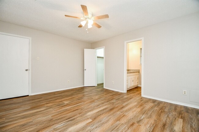 Building Photo - 11222 Broadsweep Dr