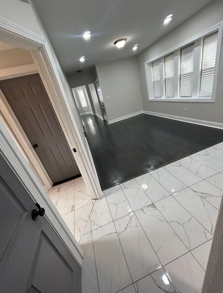 Building Photo - 7730 S Cornell Ave