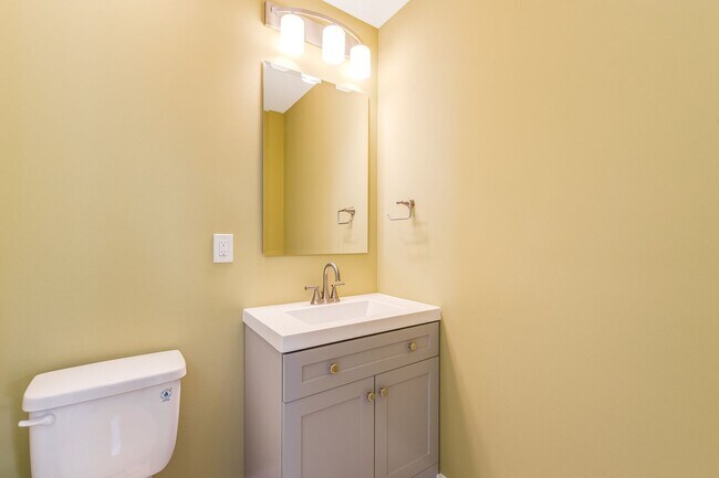 Building Photo - Newly-Built 2-Bedroom Home in Woodfin/Nort...