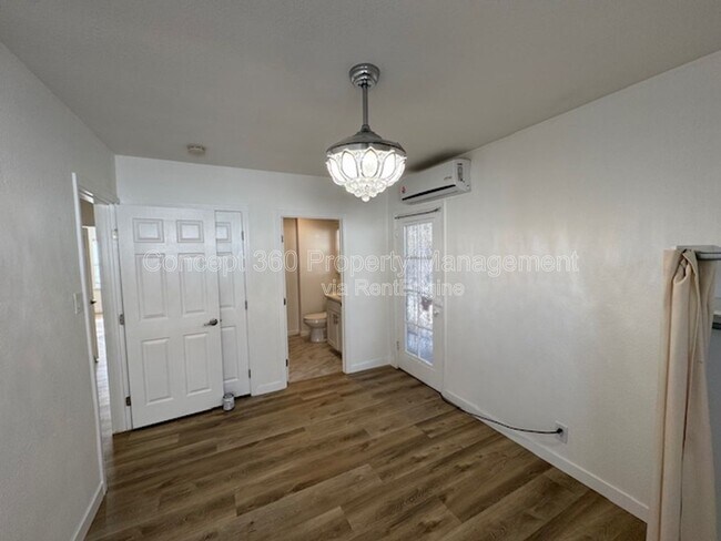 Building Photo - 3211 Park Ln