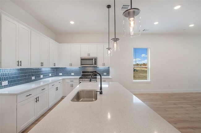 Building Photo - 4413 Cave Spgs St