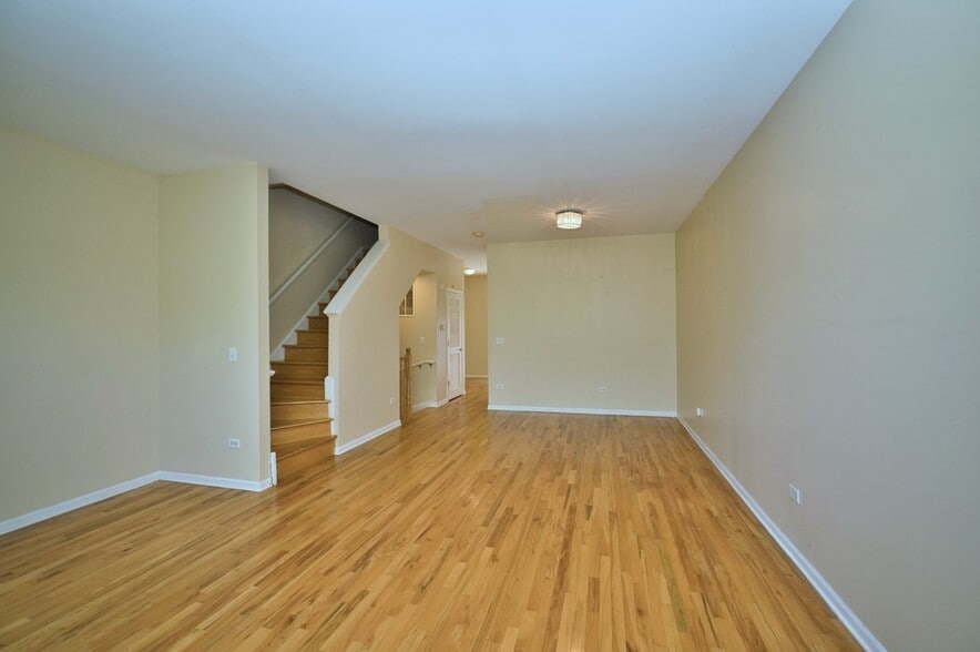 Building Photo - 353 E Eastgate Pl