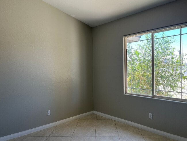 Building Photo - COMING SOON!! 4 bedrooms 2 bathroom home i...