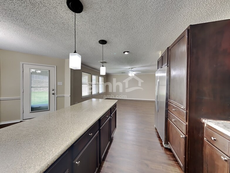 Building Photo - 8605 Arcadia Park Dr