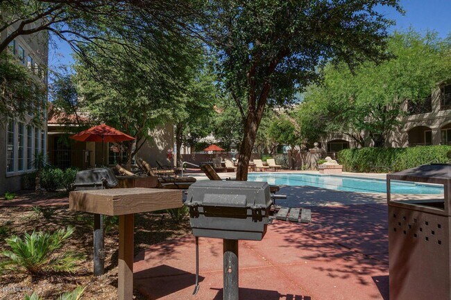 Building Photo - 1500 E Pusch Wilderness Dr