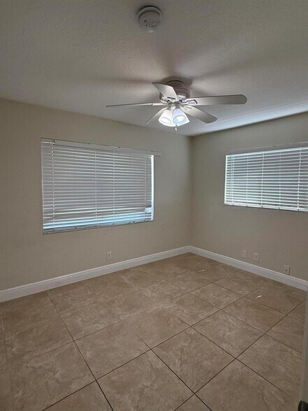 Building Photo - 7302 NW 57th Ct