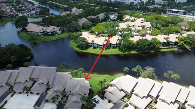 Building Photo - 16941 Waterbend Dr