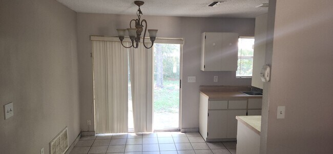 Building Photo - 4405 Royal St