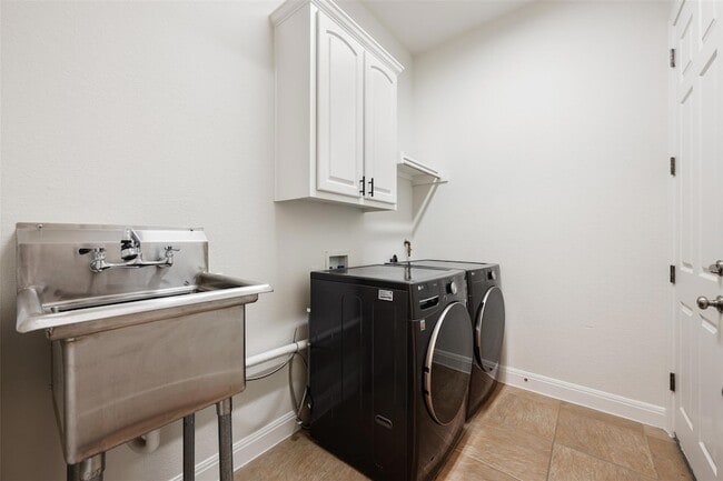 Building Photo - 7008 Cusseta Cove