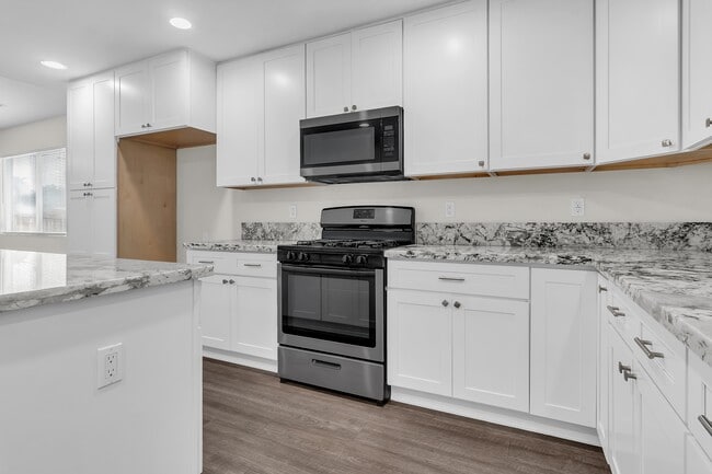 Building Photo - 7695 Freda Ave