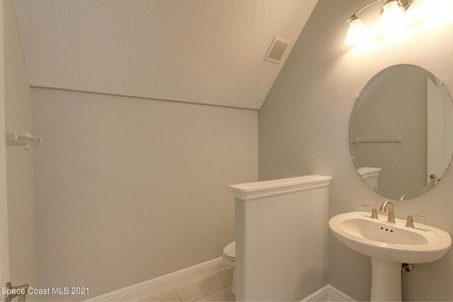 Building Photo - 6903 Vista Hermosa Dr