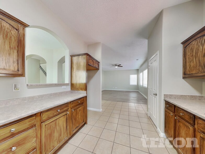 Building Photo - 2201 Coba Rd SE