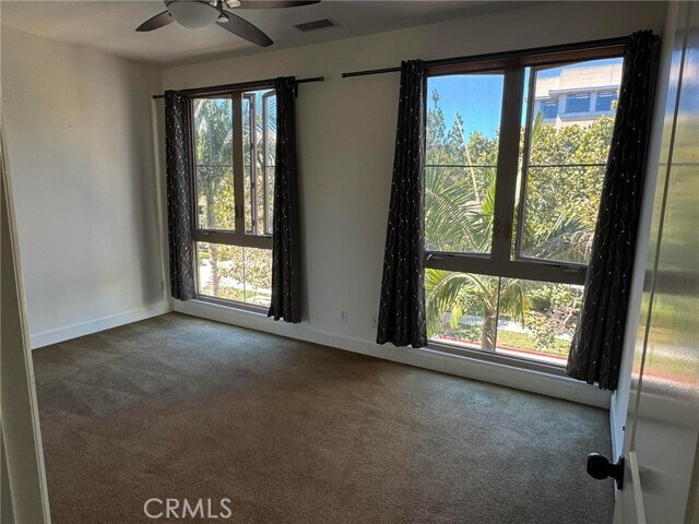 Building Photo - 35 Vantis Dr