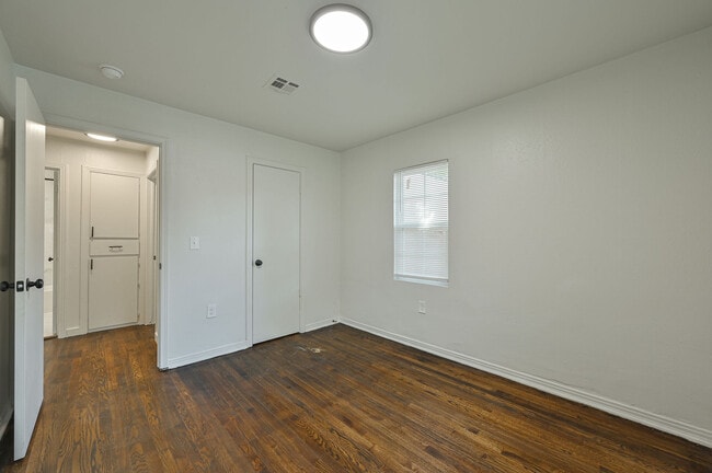 Building Photo - 1125 SW 47th St