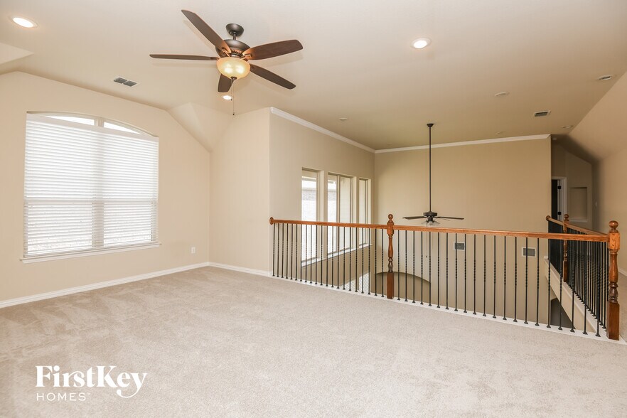 Building Photo - 2488 Deer Run