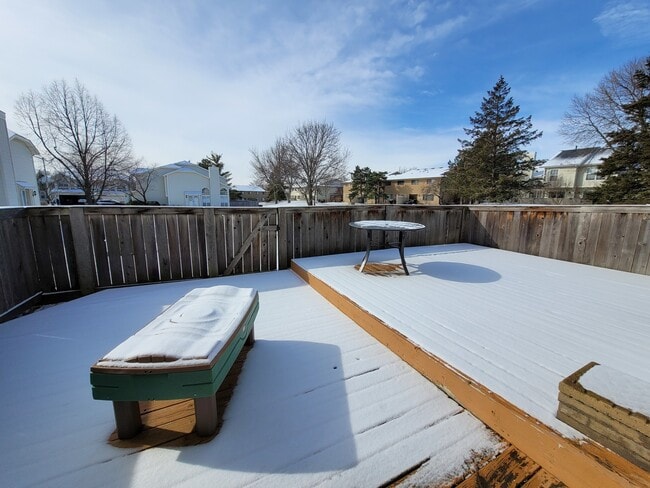 Building Photo - 615 Newbury Ln