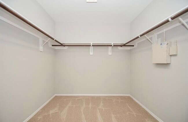 Building Photo - 24542 Lakecrest Village Dr