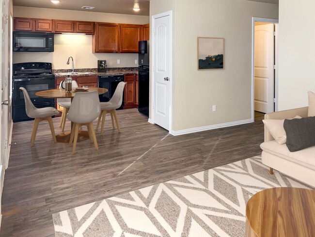 Kitchen & Dining - Tennyson Manor