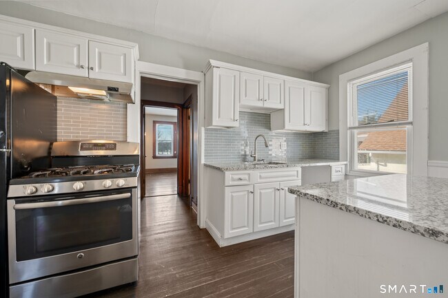 Building Photo - 811 East St