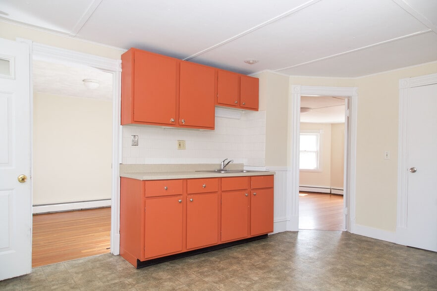 Primary Photo - 56 Drew St