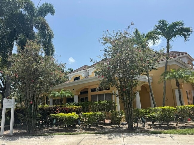 Building Photo - 2662 NW 33rd St