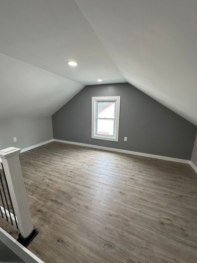 Building Photo - Newly renovated 3 Bed, 1 Bath in Marcus Hook
