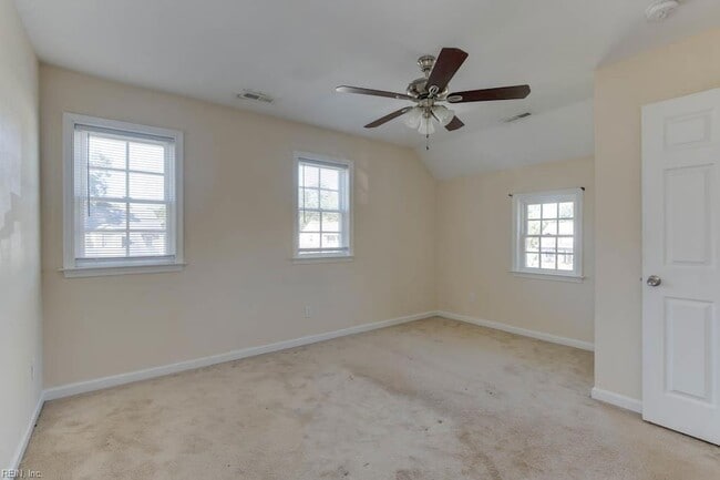 Building Photo - 2 Alden Ave